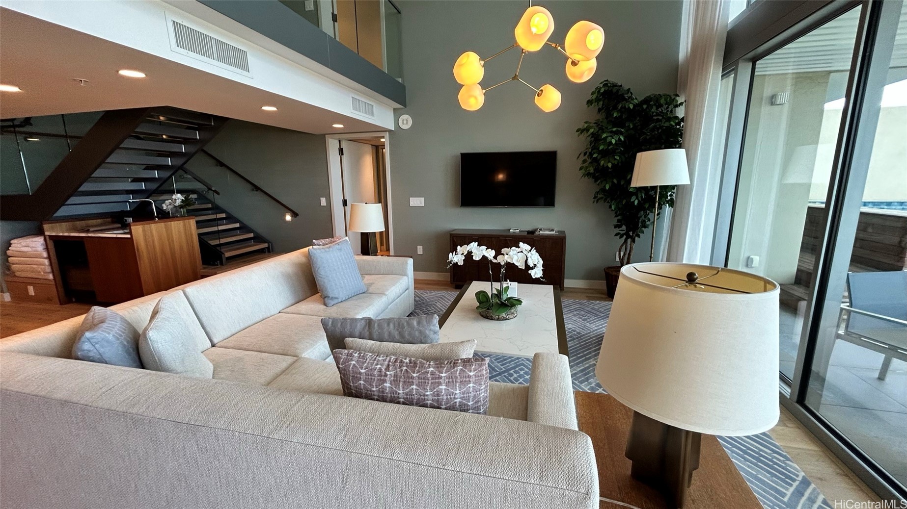 2139 Kuhio Avenue 2806