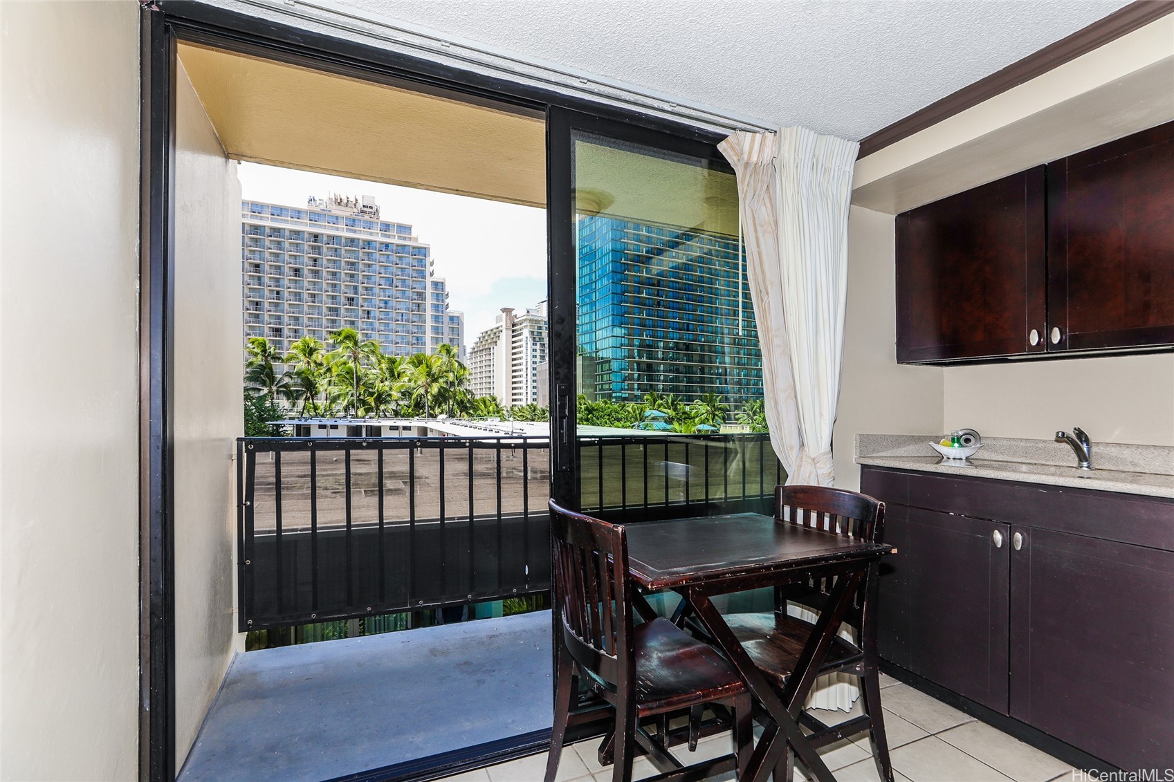 2425 Kuhio Avenue 510