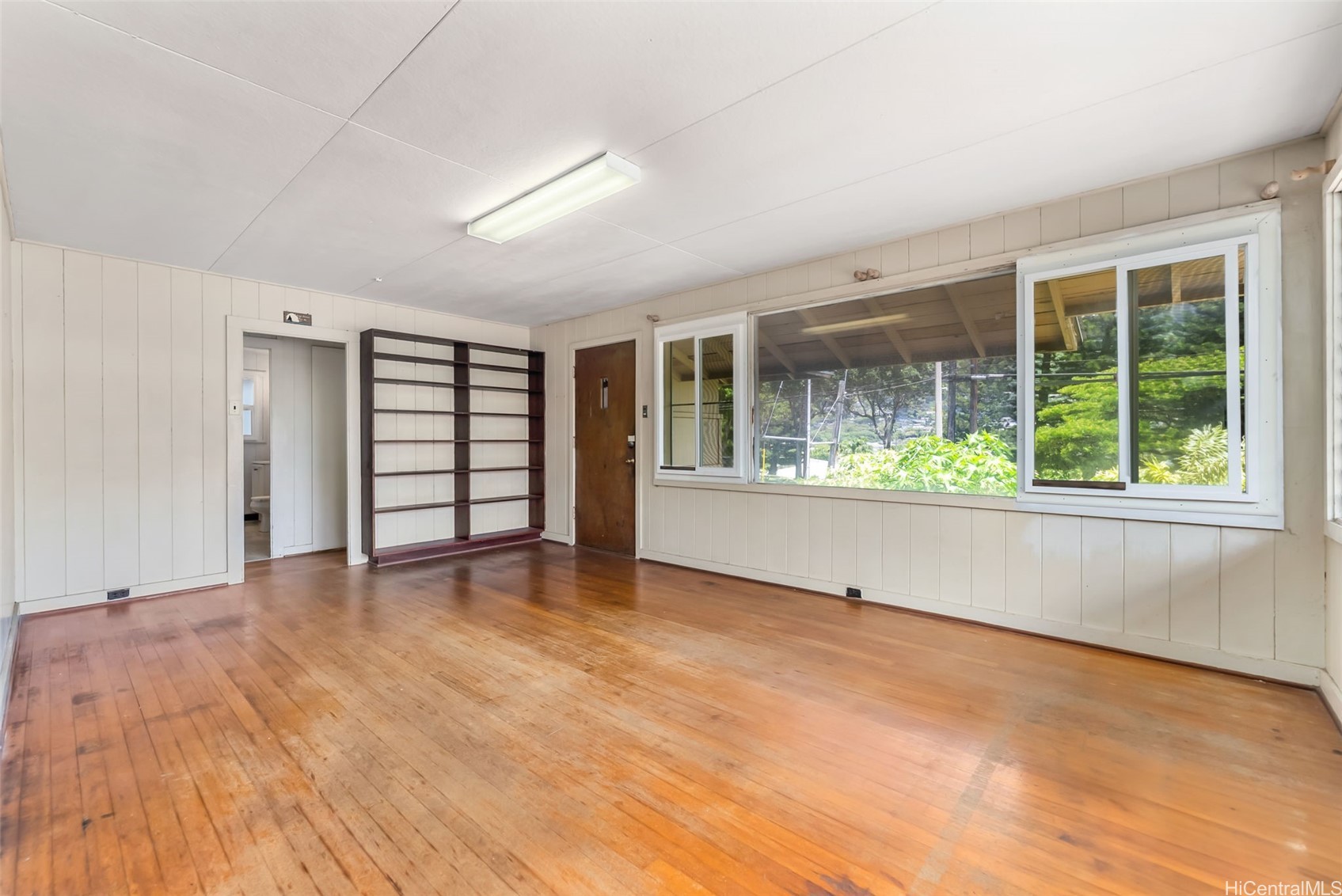 3132 Manoa Road
