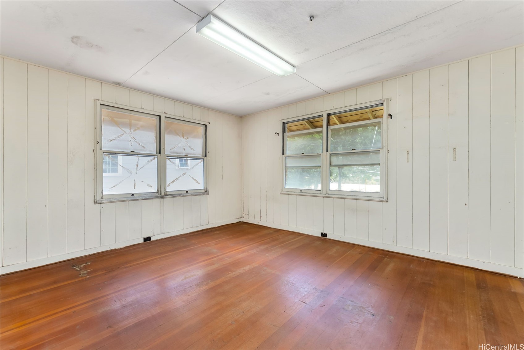 3132 Manoa Road