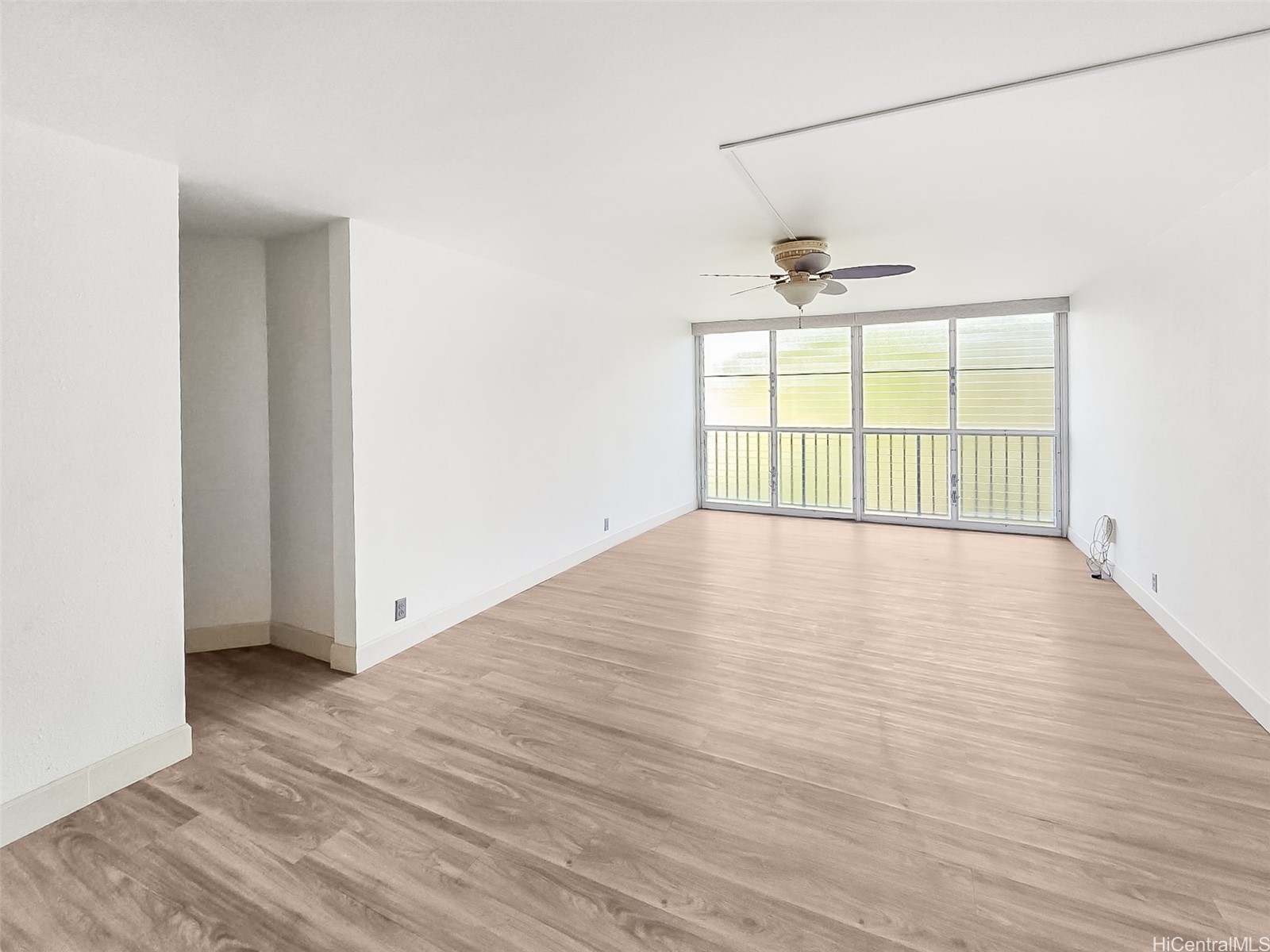 95-273 W Waikalani Drive D906