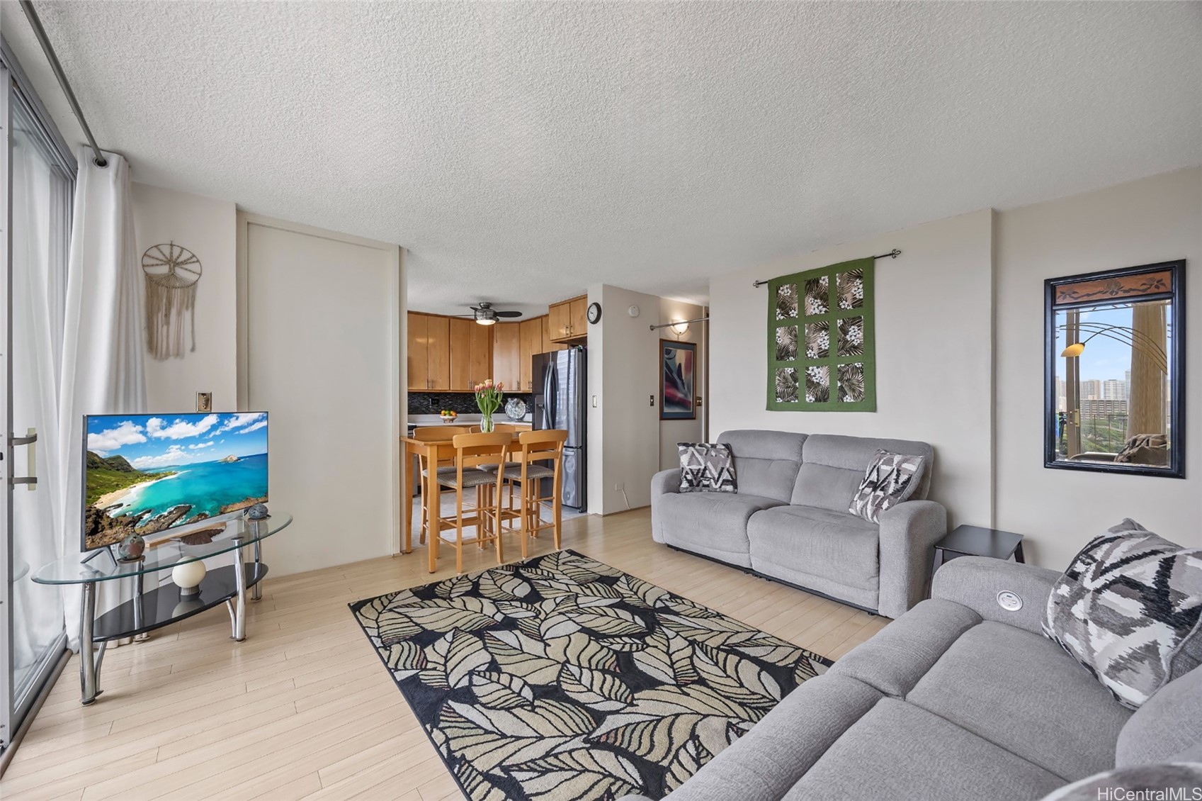 1634 Makiki Street 903