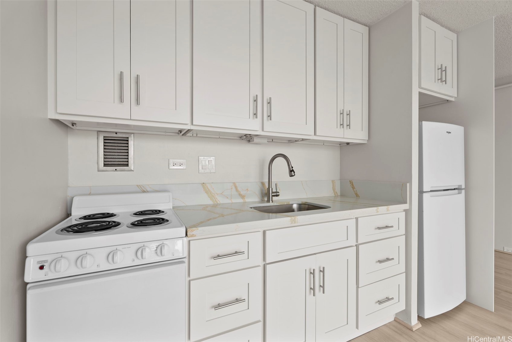1650 Kanunu Street 1107