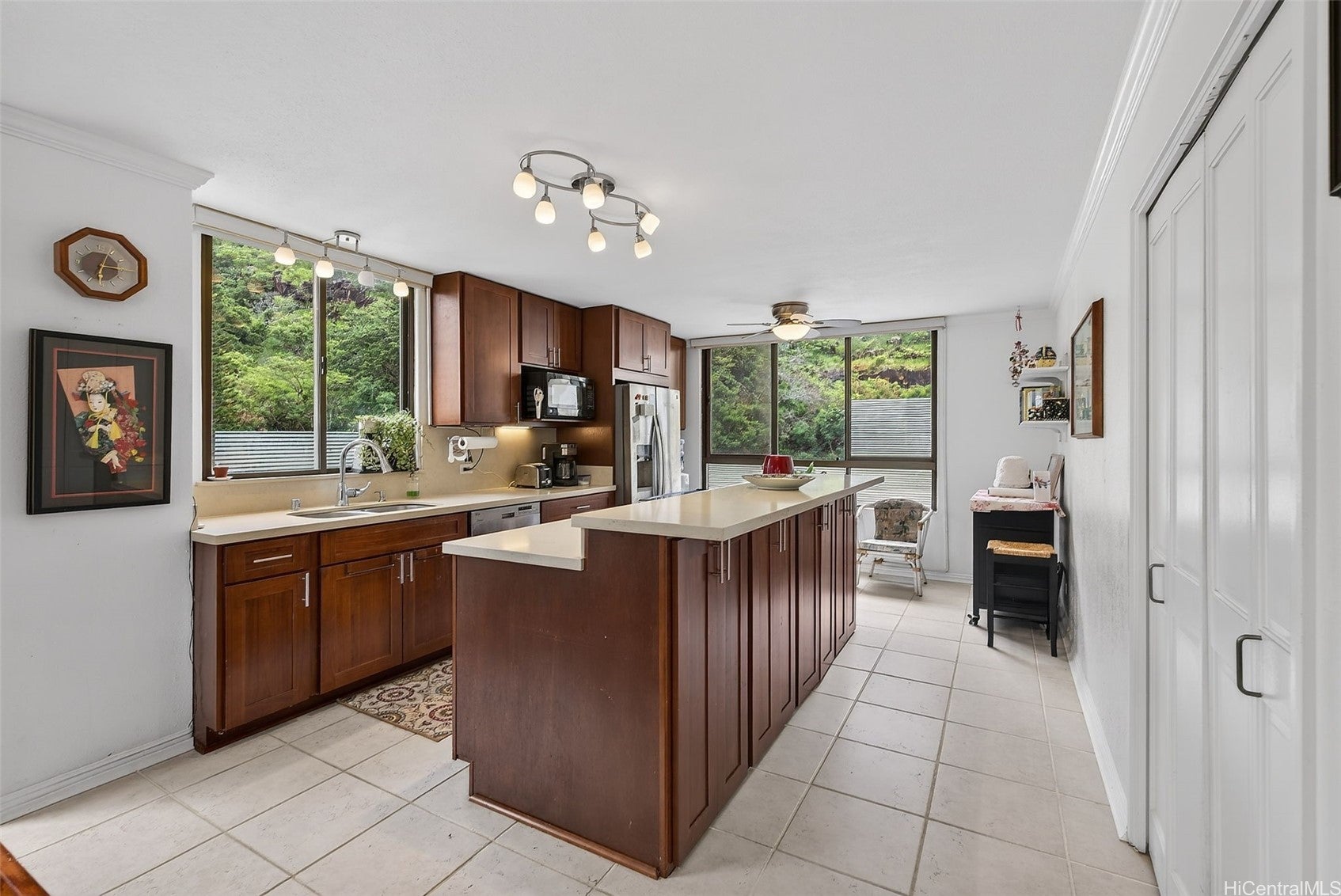 6770 Hawaii Kai Drive 401