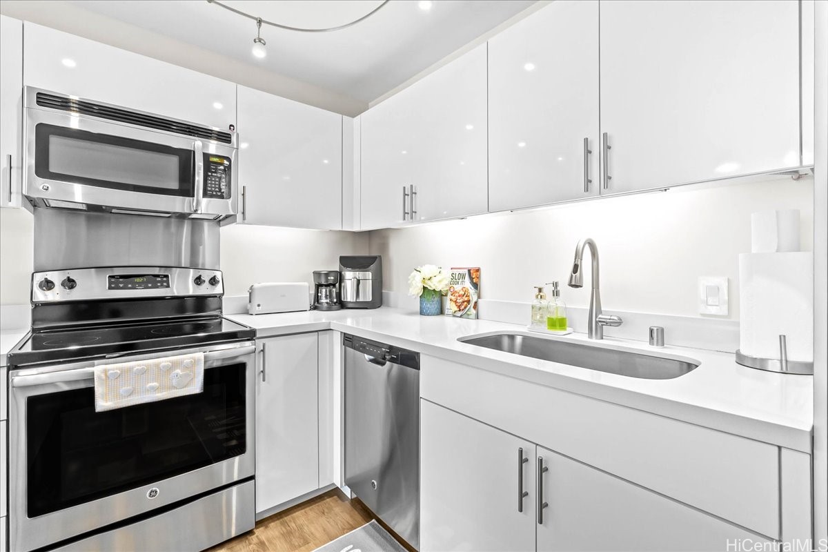 888 Kapiolani Boulevard 1512