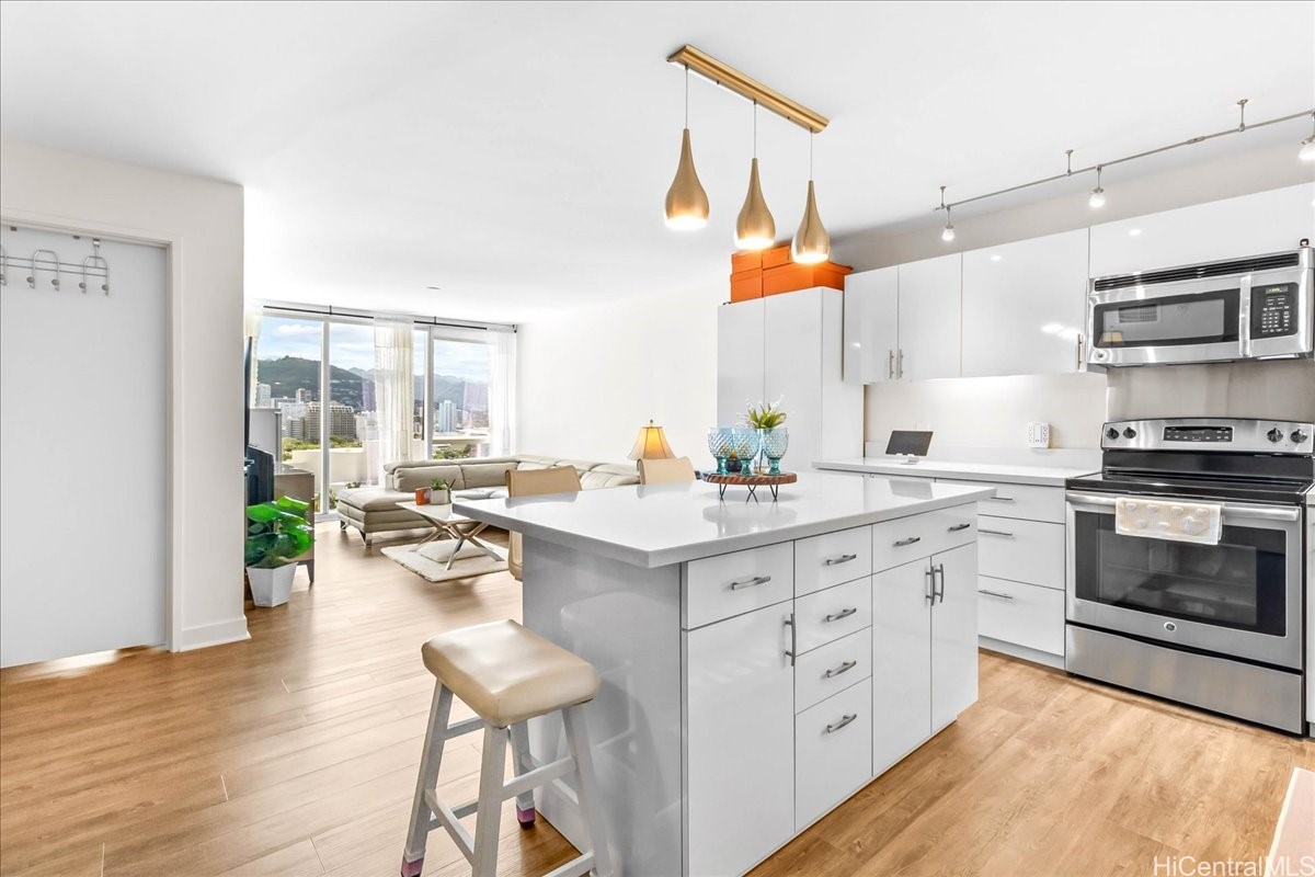 888 Kapiolani Boulevard 1512