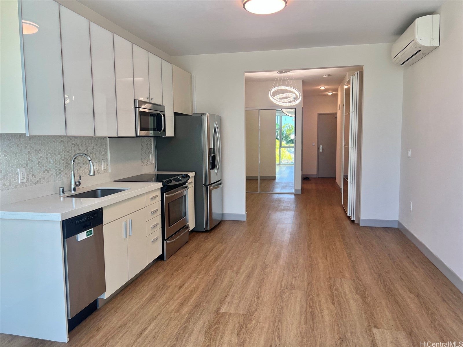 610 Ala Moana Boulevard M206