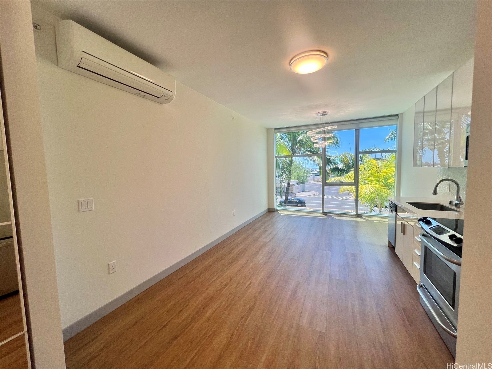 610 Ala Moana Boulevard M206