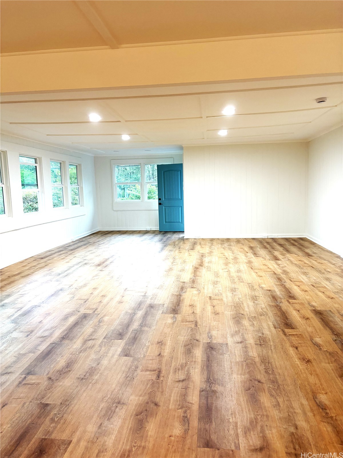 1360 Kaumana Drive