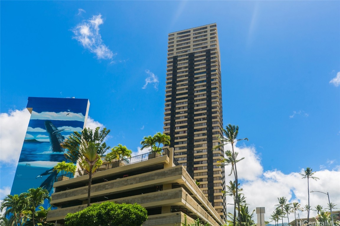 Hawaiian Monarch Condominium