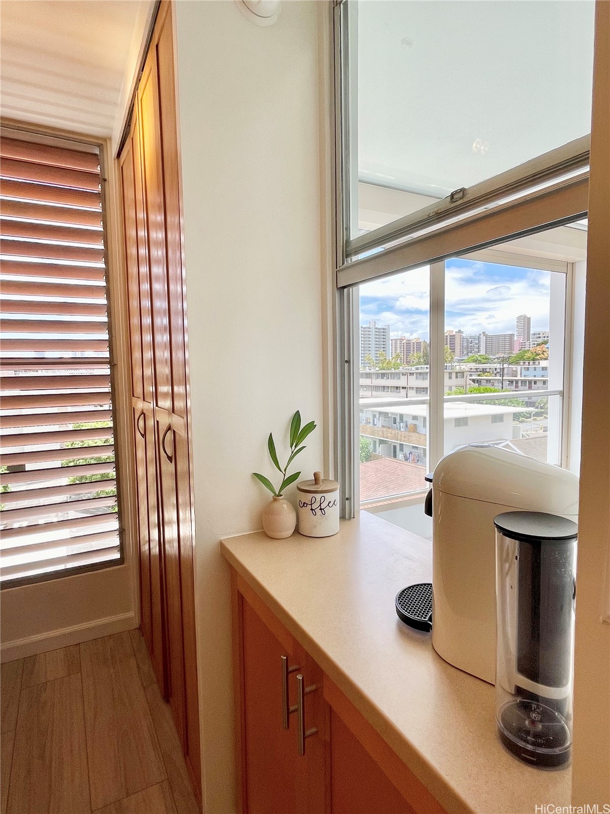 1556 Piikoi Street 506