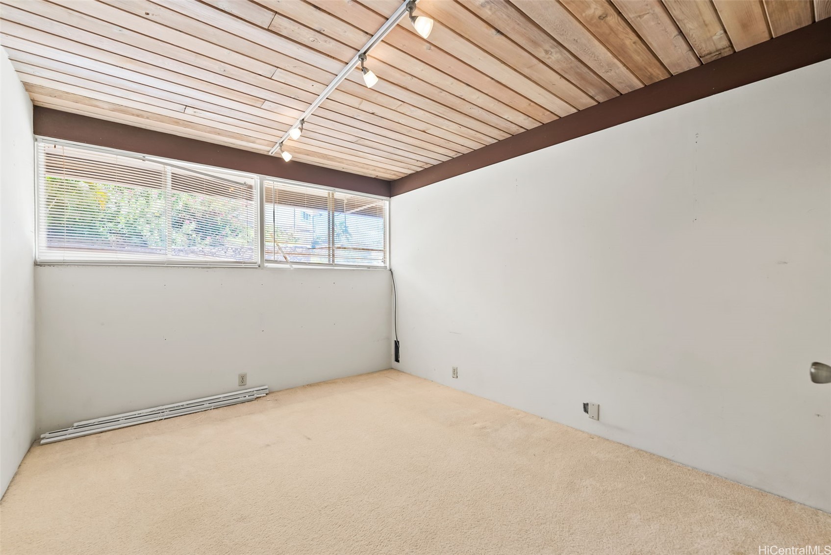 Honolulu, Hawaii, 96825, United States, 4 Bedrooms Bedrooms, ,2 BathroomsBathrooms,Residential,Active,2011425