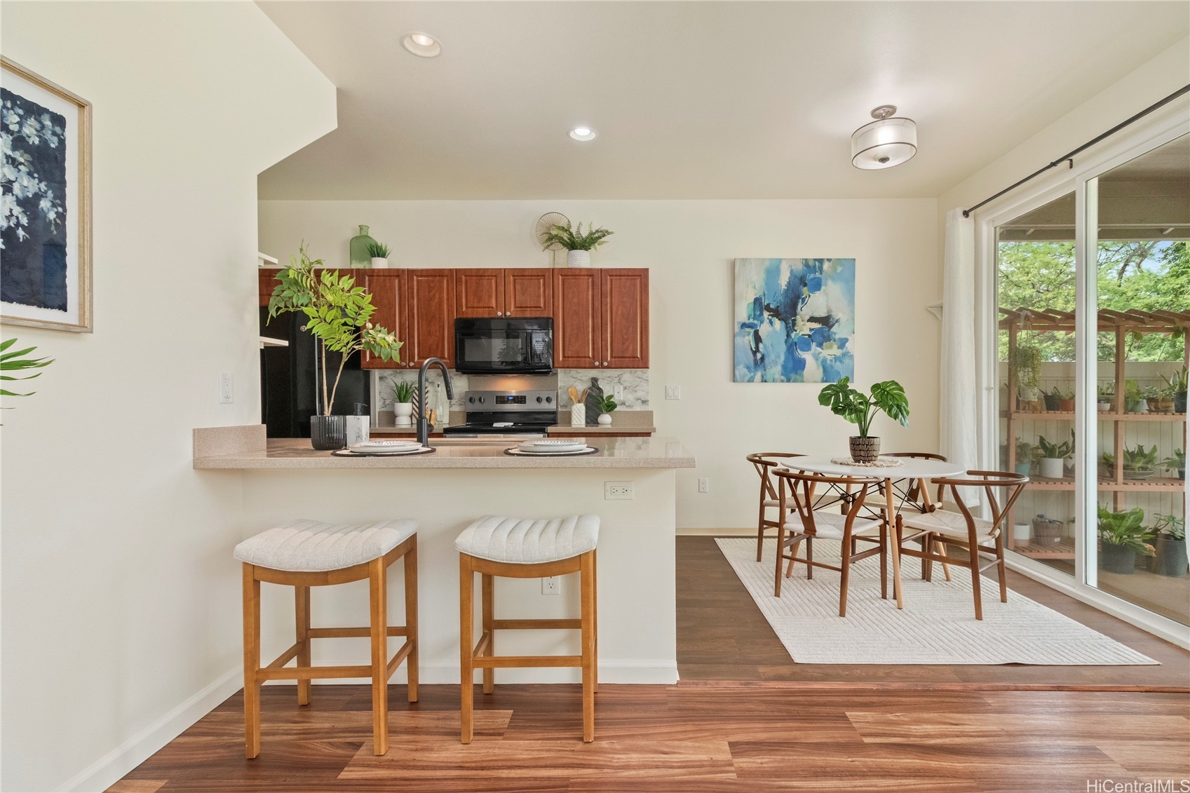 91-6221 Kapolei Parkway 516