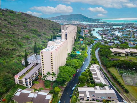 555 Hahaione Street 14C Honolulu HI 96825