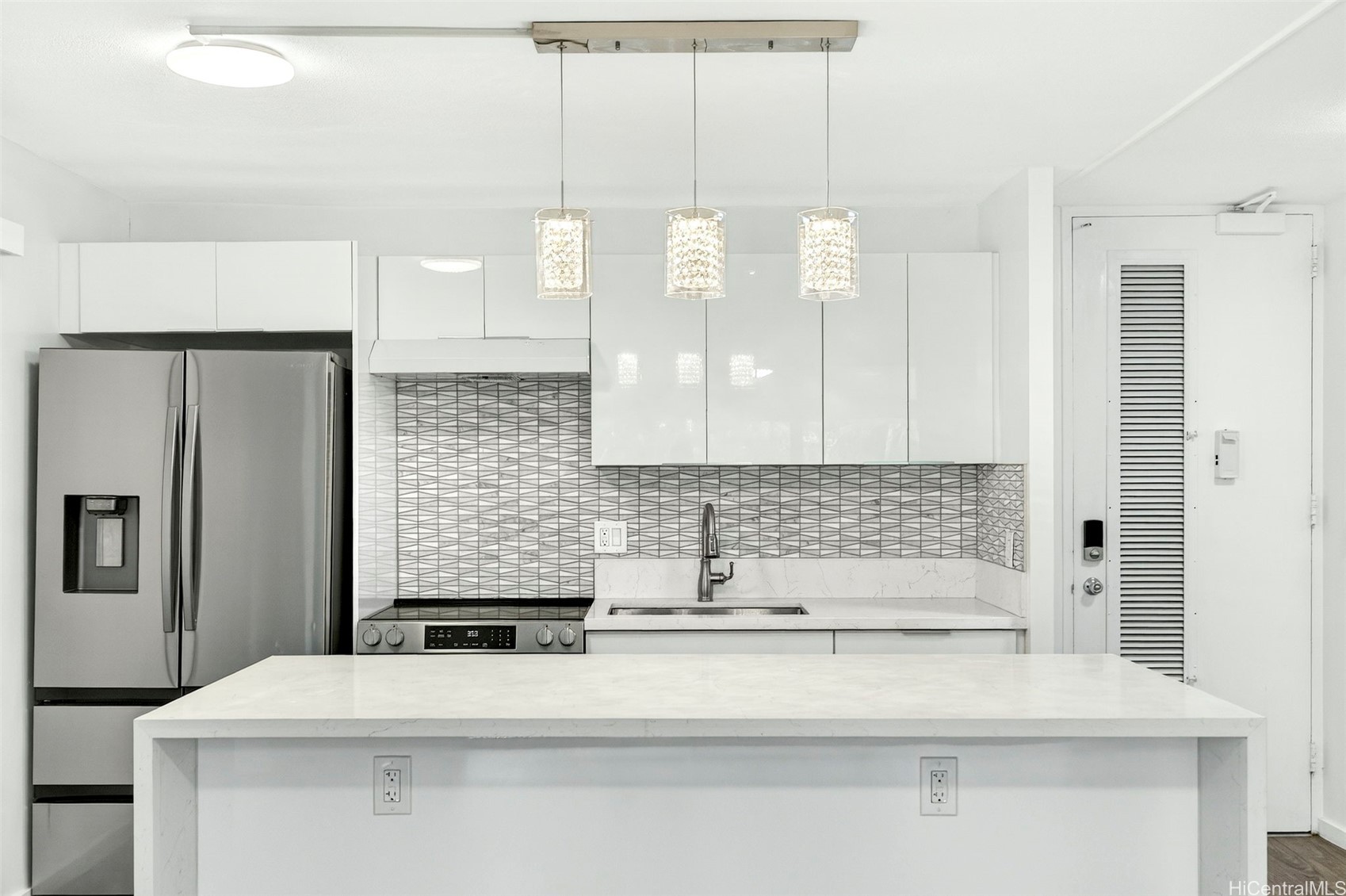 1519 Nuuanu Avenue 142