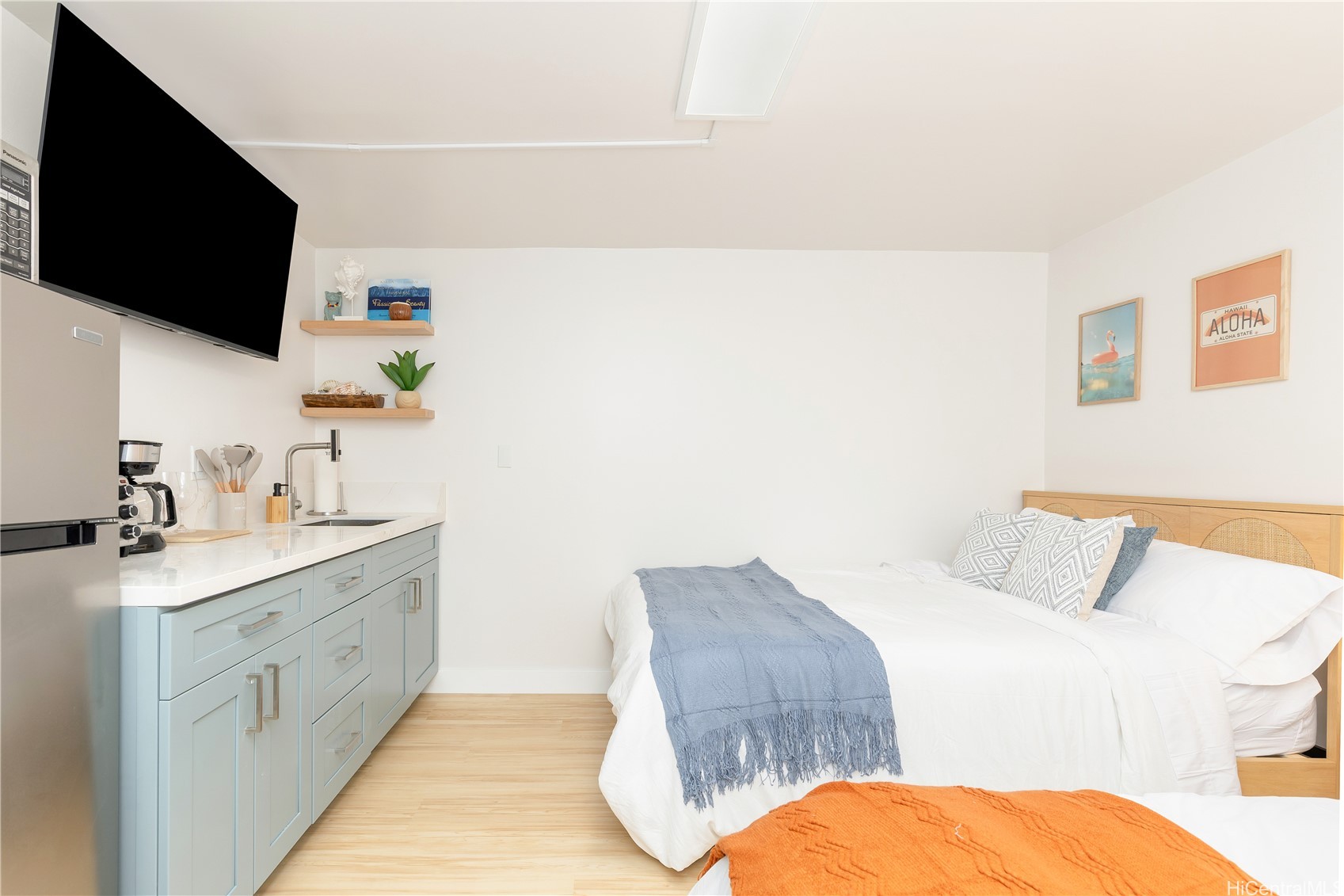 2463 Kuhio Avenue 203