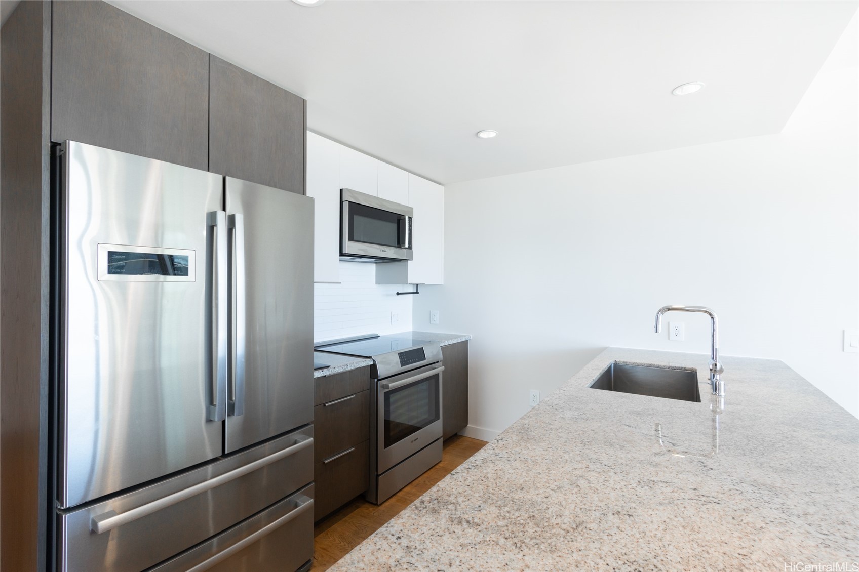 1001 Queen Street 2415