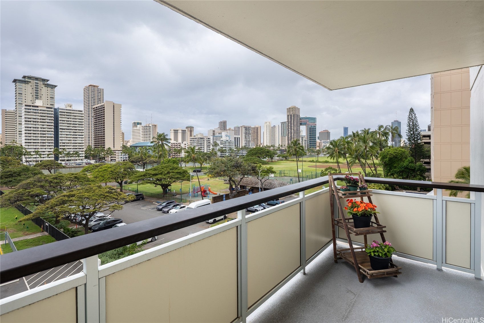 509 University Avenue 504