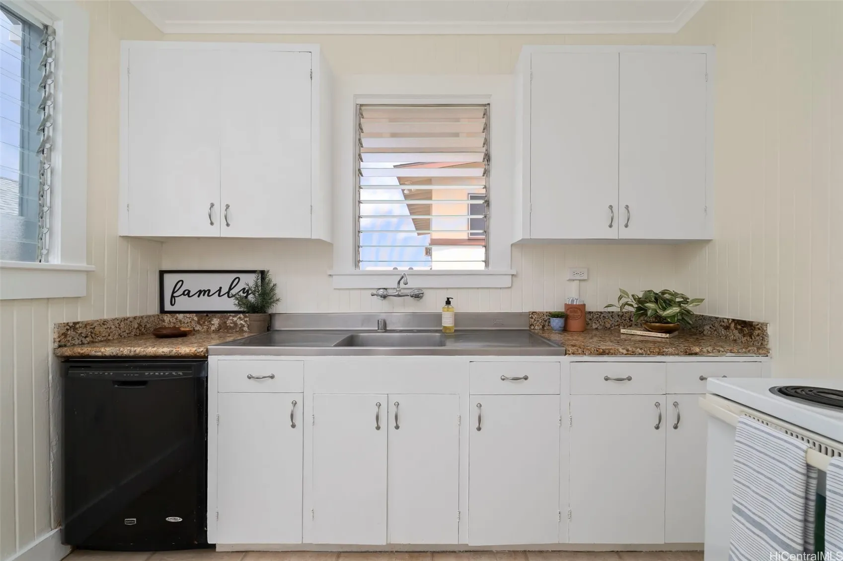 Honolulu, Hawaii 96815, United States, 3 Bedrooms Bedrooms, ,1 BathroomBathrooms,Residential,Active,153895