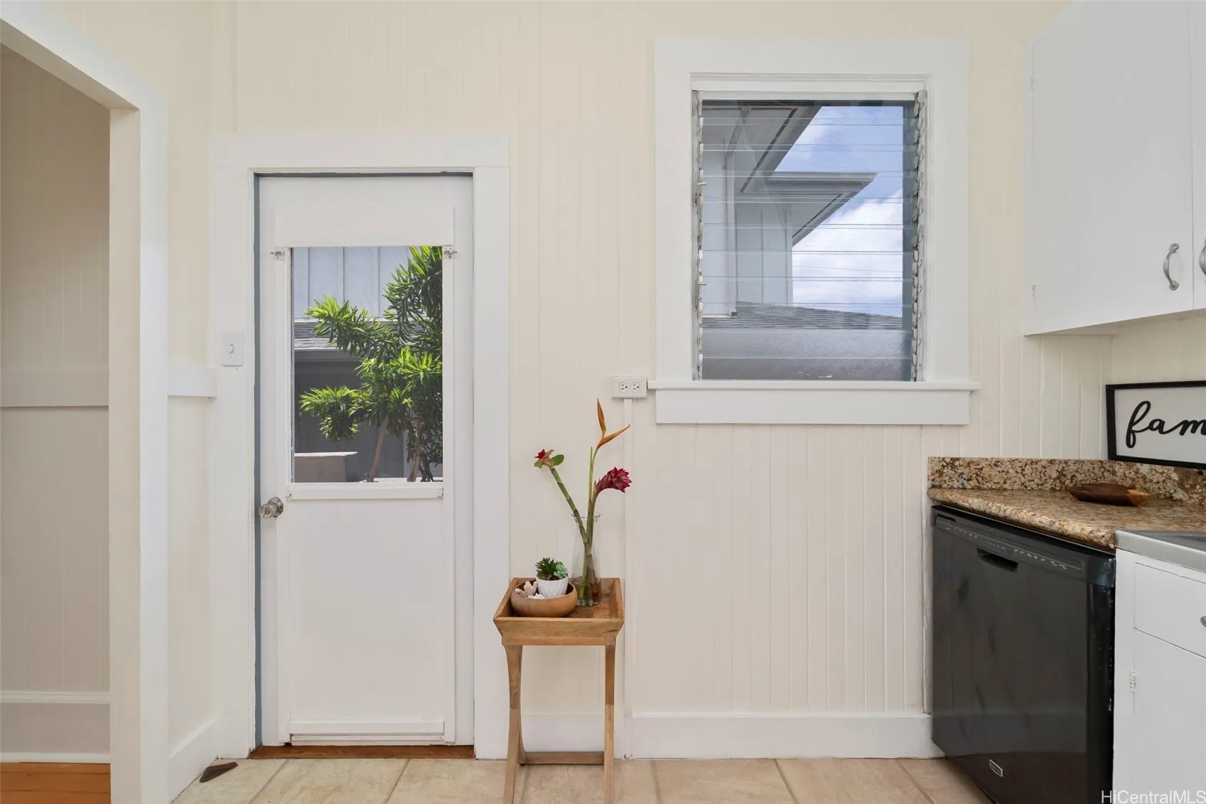 Honolulu, Hawaii 96815, United States, 3 Bedrooms Bedrooms, ,1 BathroomBathrooms,Residential,Active,153895