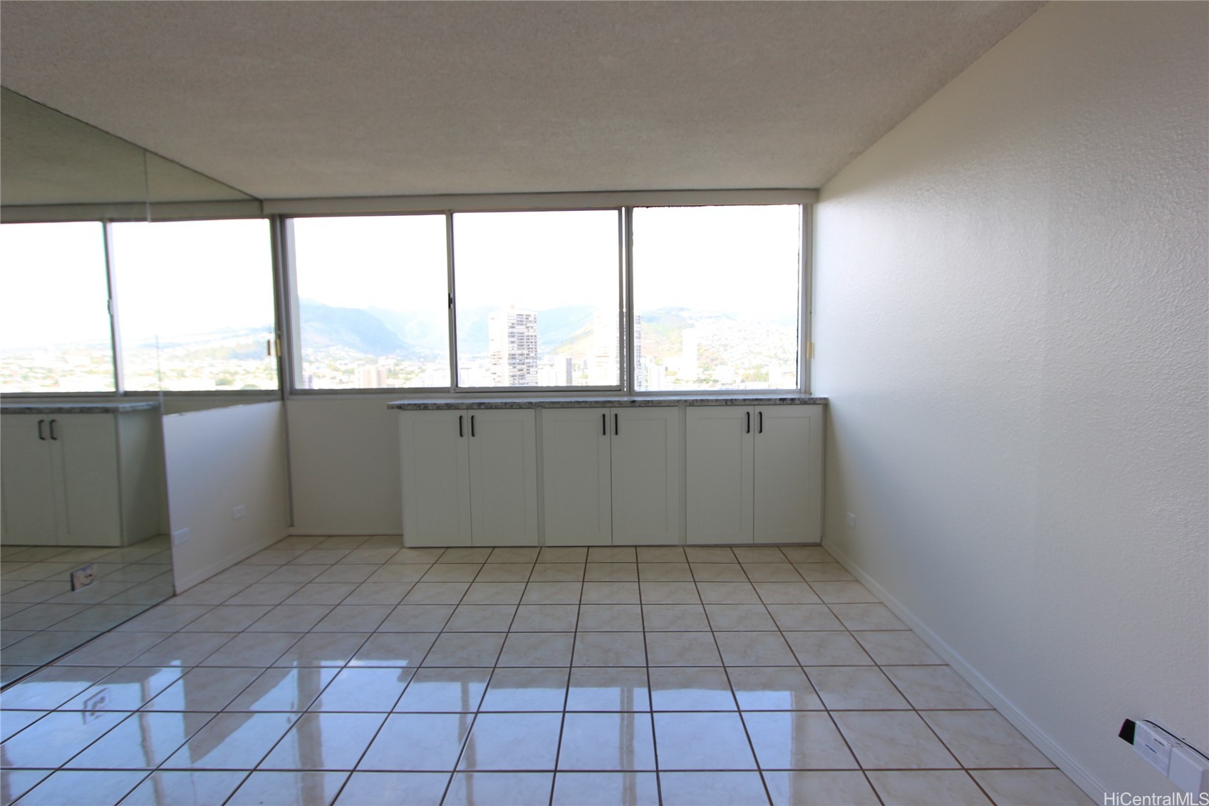 2211 Ala Wai Boulevard 2812