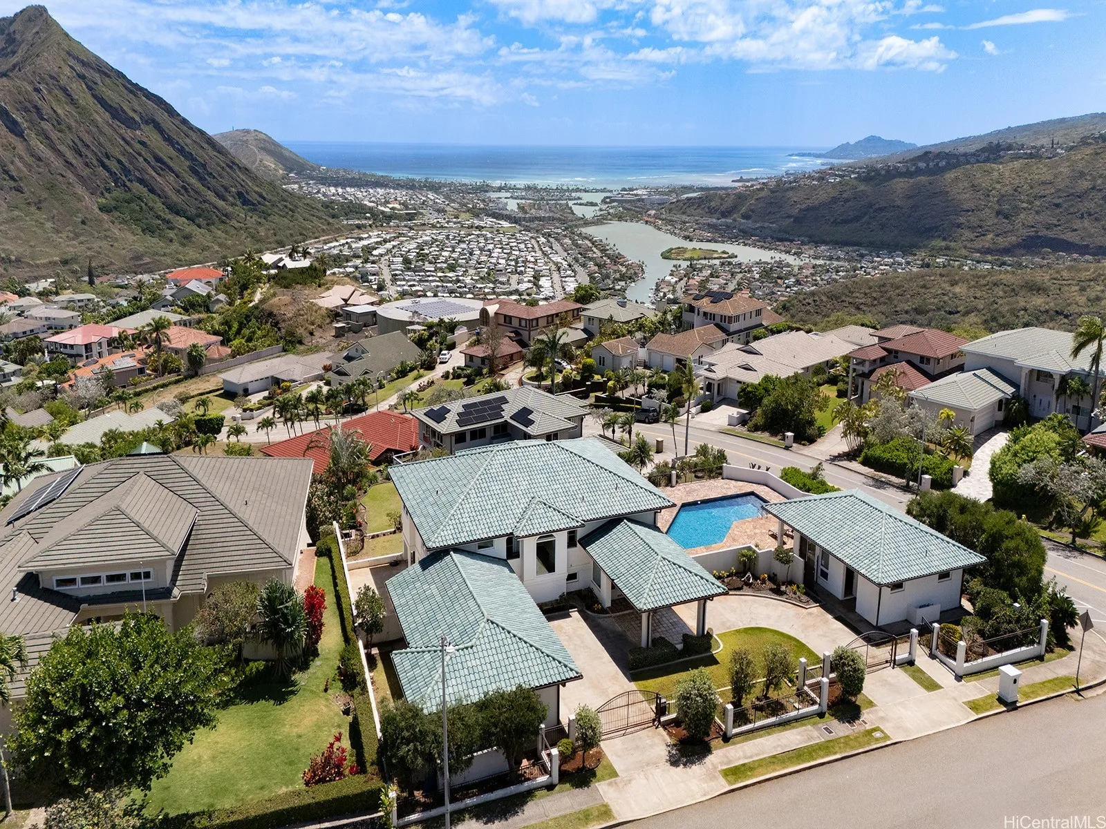 Honolulu, Hawaii 96825, United States, 5 Bedrooms Bedrooms, ,6 BathroomsBathrooms,Residential,Active,128997