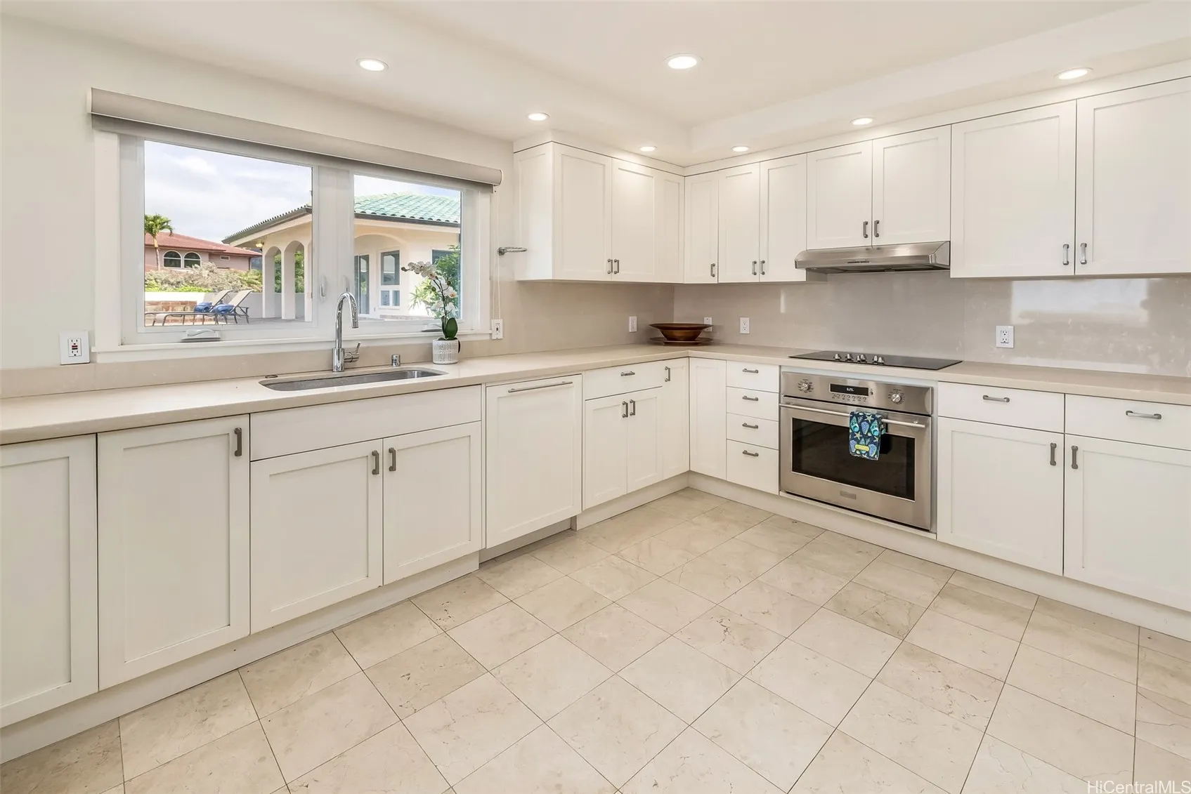 Honolulu, Hawaii 96825, United States, 5 Bedrooms Bedrooms, ,6 BathroomsBathrooms,Residential,Active,128997