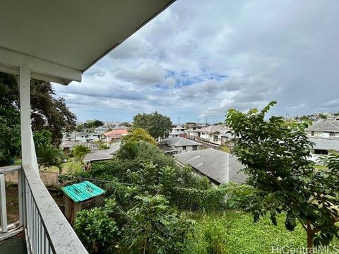 Photo of 441 Kanani Place, Honolulu, HI 96817 (MLS # 202601364)