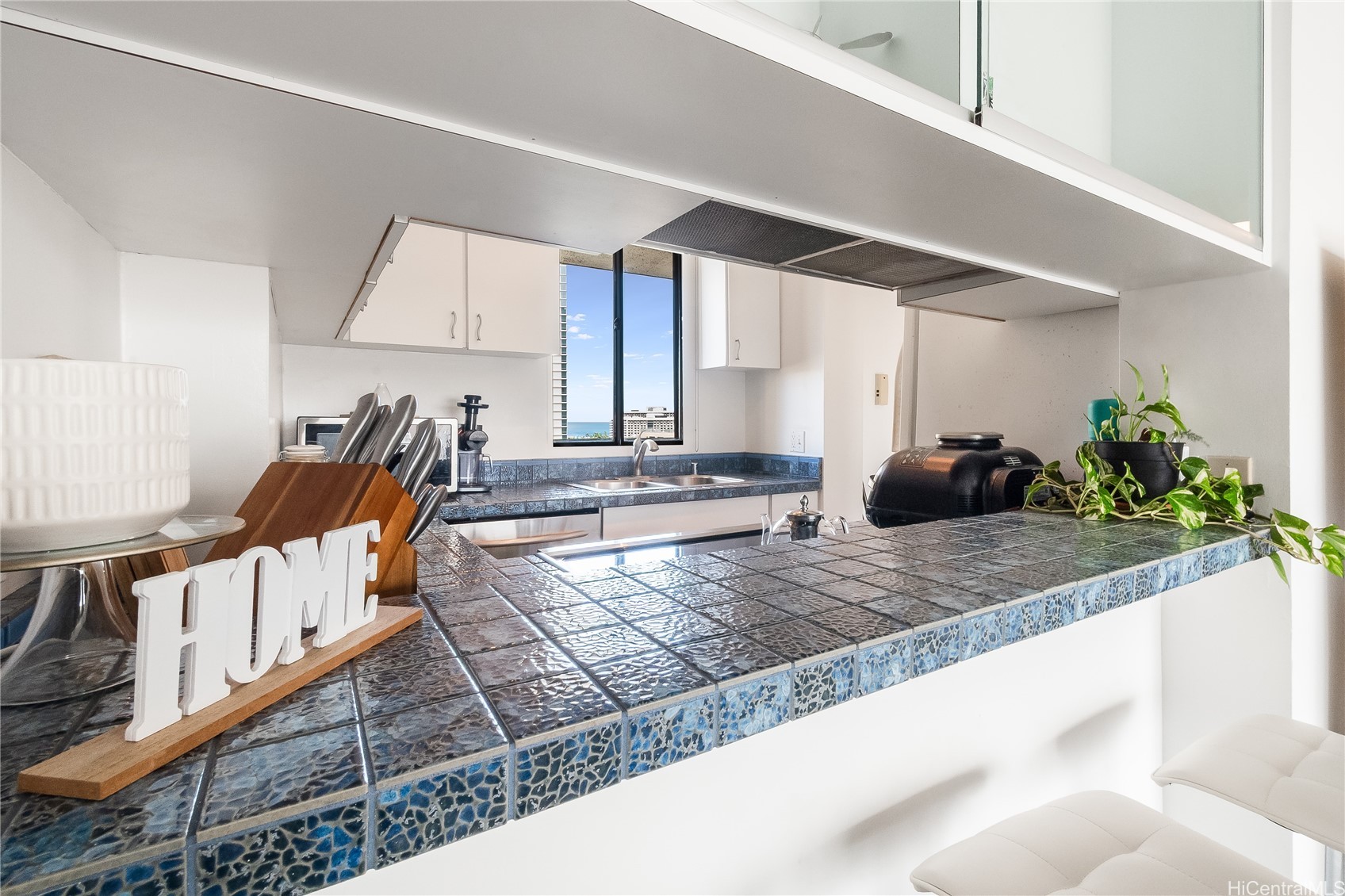 2121 Ala Wai Boulevard 1702