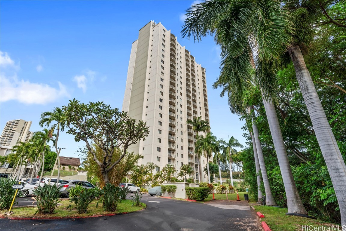 Pearl Ridge Gdns & Twr Condominium