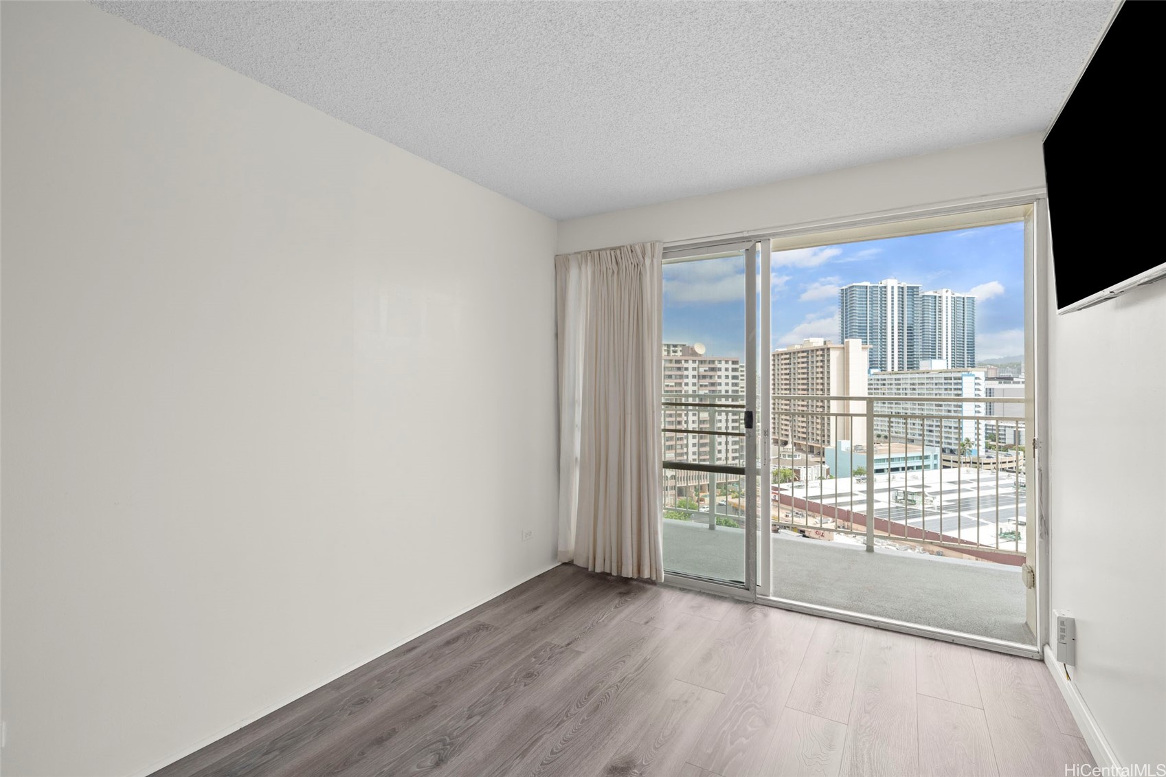 1655 Makaloa Street 1502