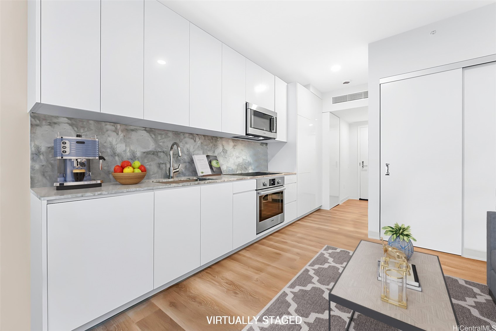 987 Queen Street 508