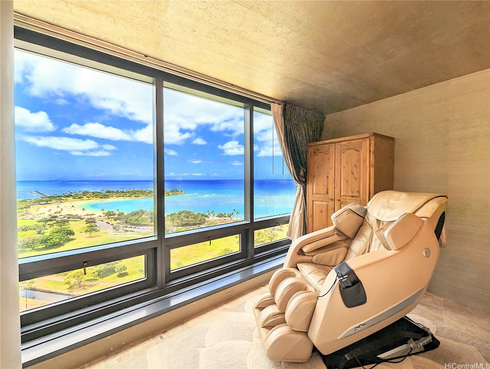 1330 Ala Moana Boulevard 2006