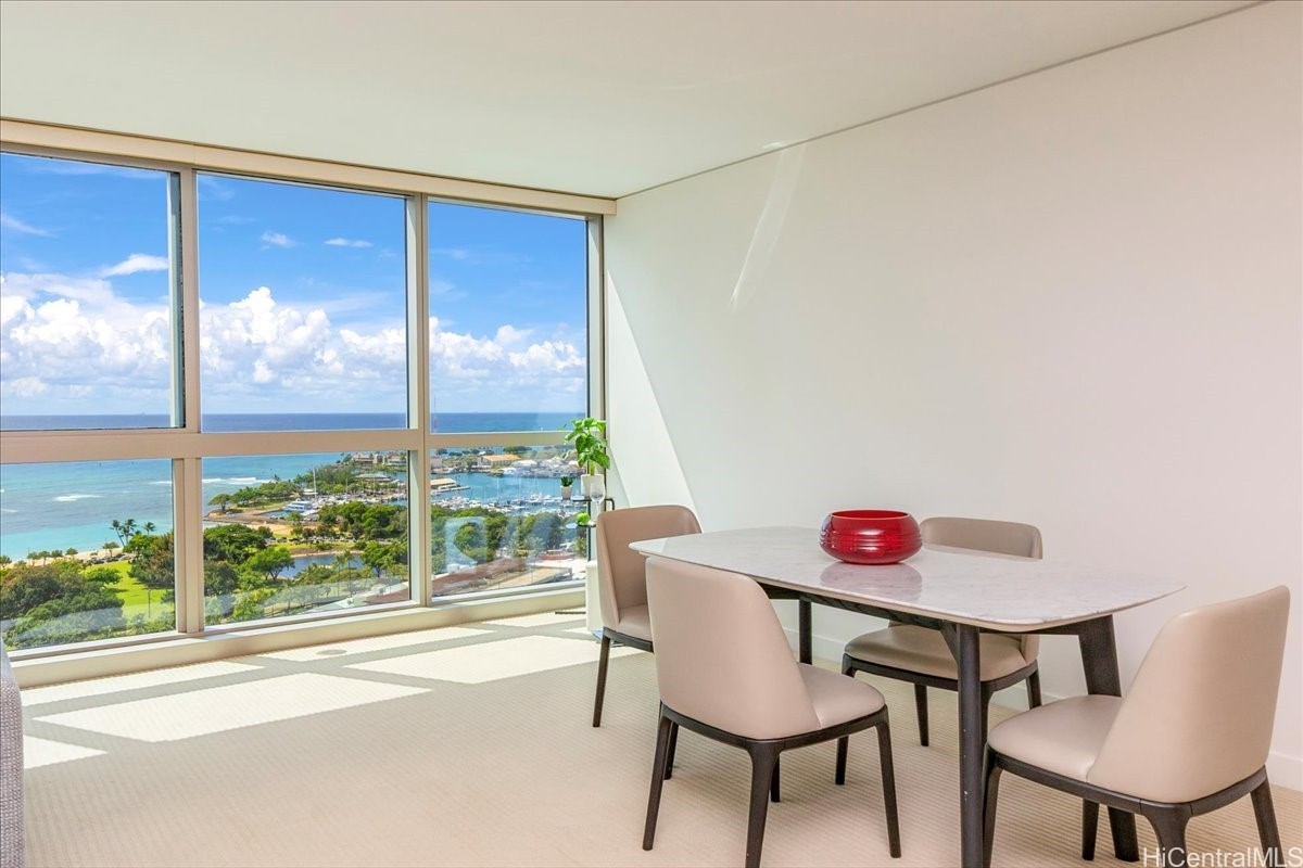 1177 Queen Street 2808