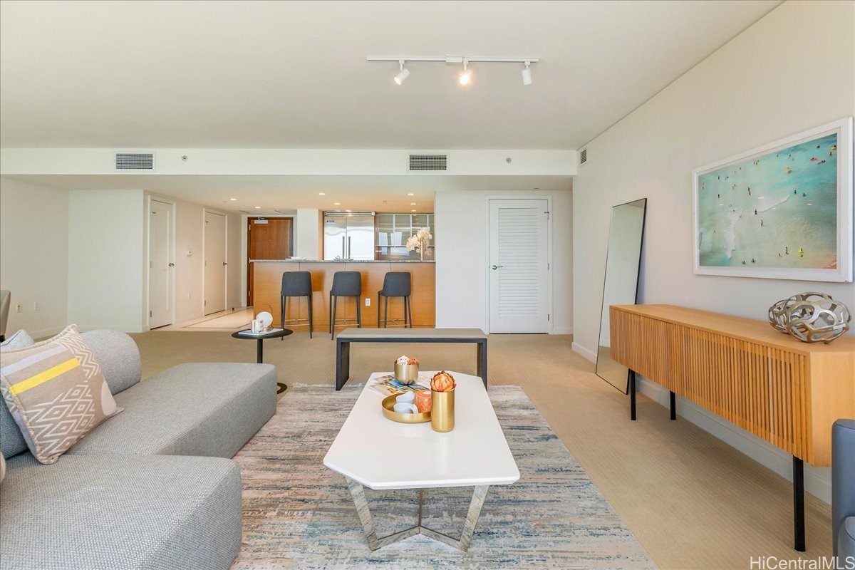 1177 Queen Street 2808