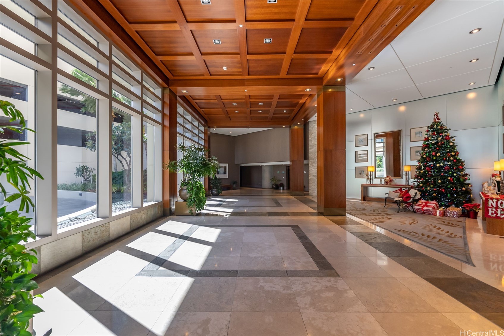 1177 Queen Street 1708