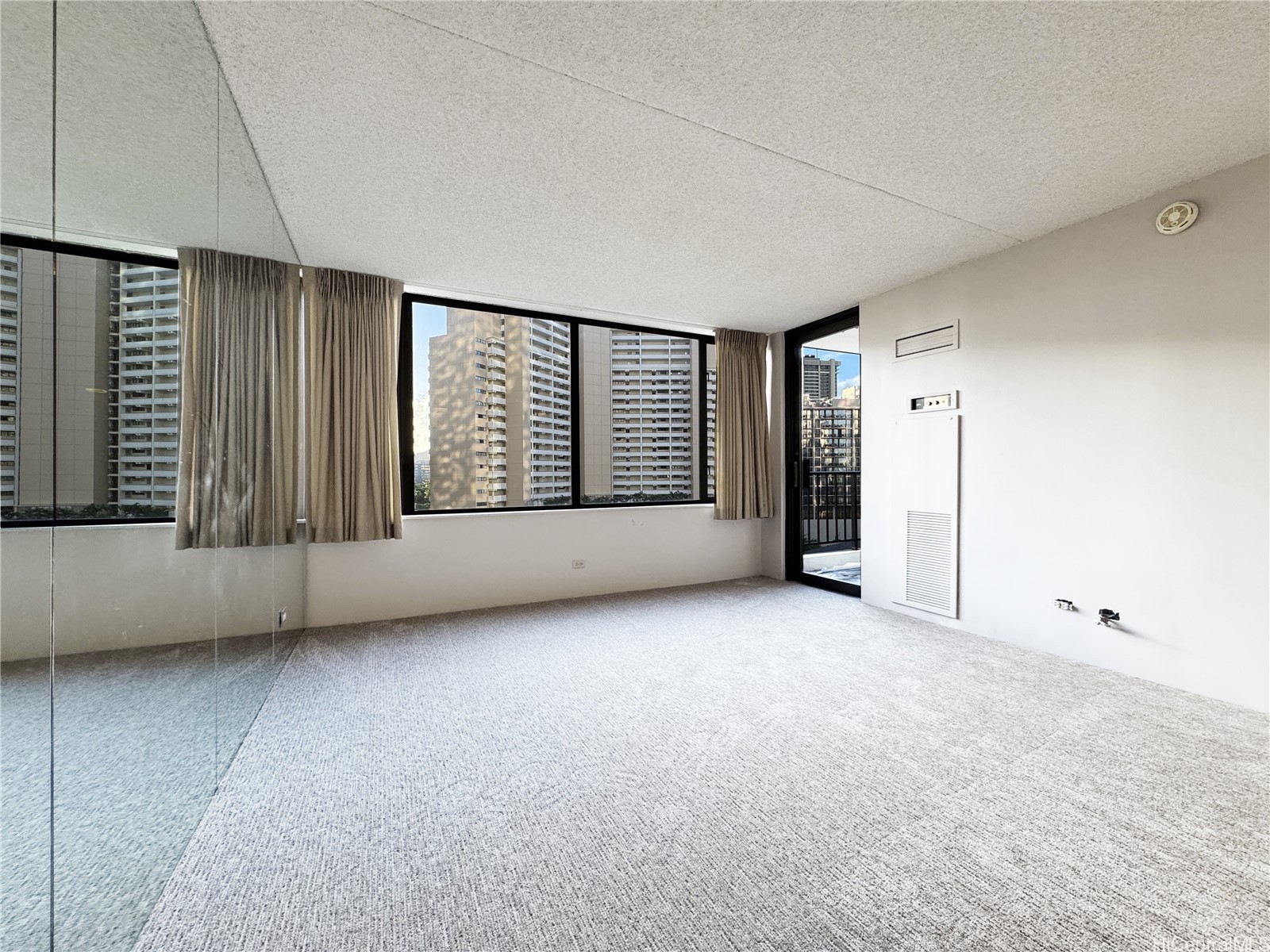 411 Hobron Lane 911