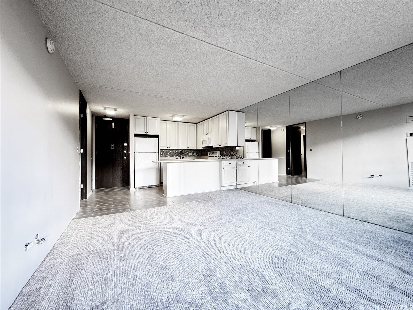 411 Hobron Lane 911