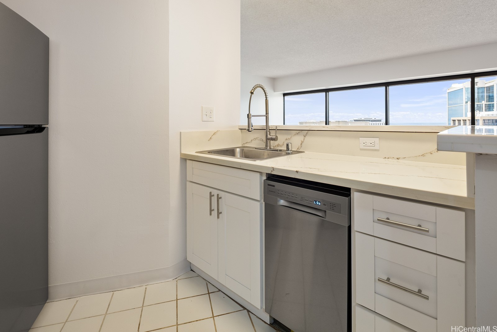 1088 Bishop Street 2906