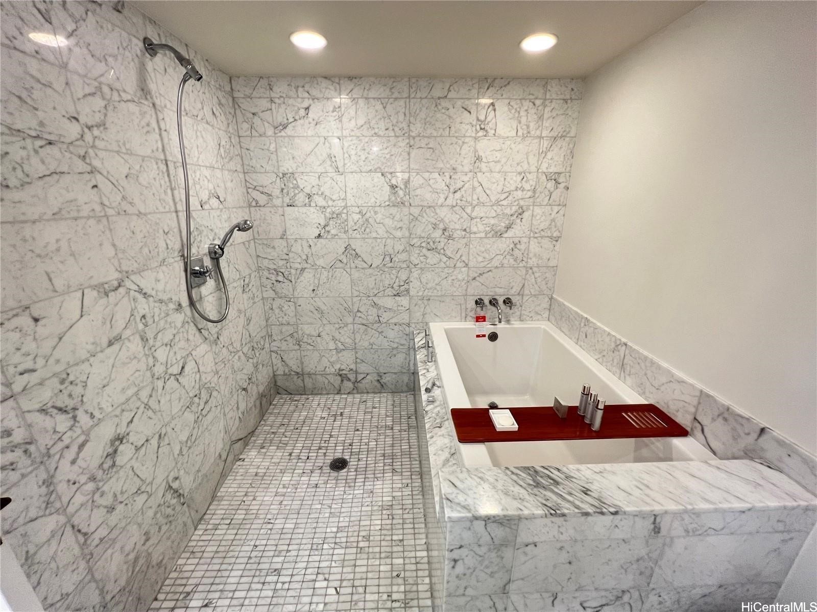 223 Saratoga Road 1108
