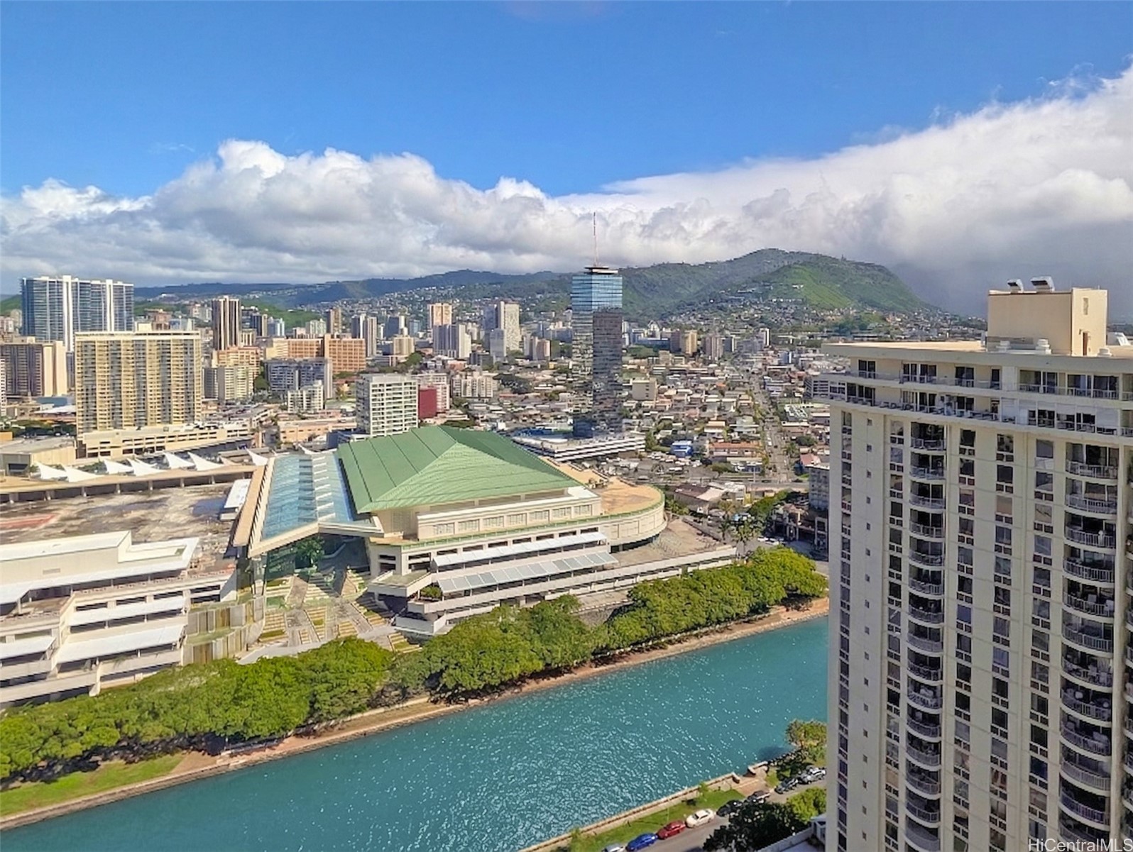 400 Hobron Lane 3306