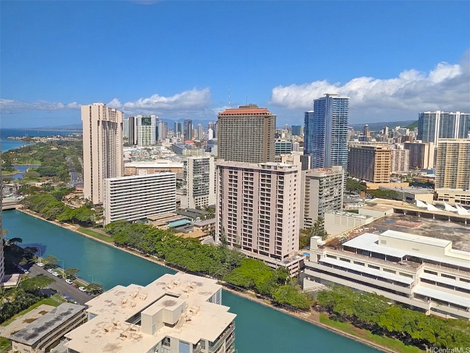 400 Hobron Lane 3306