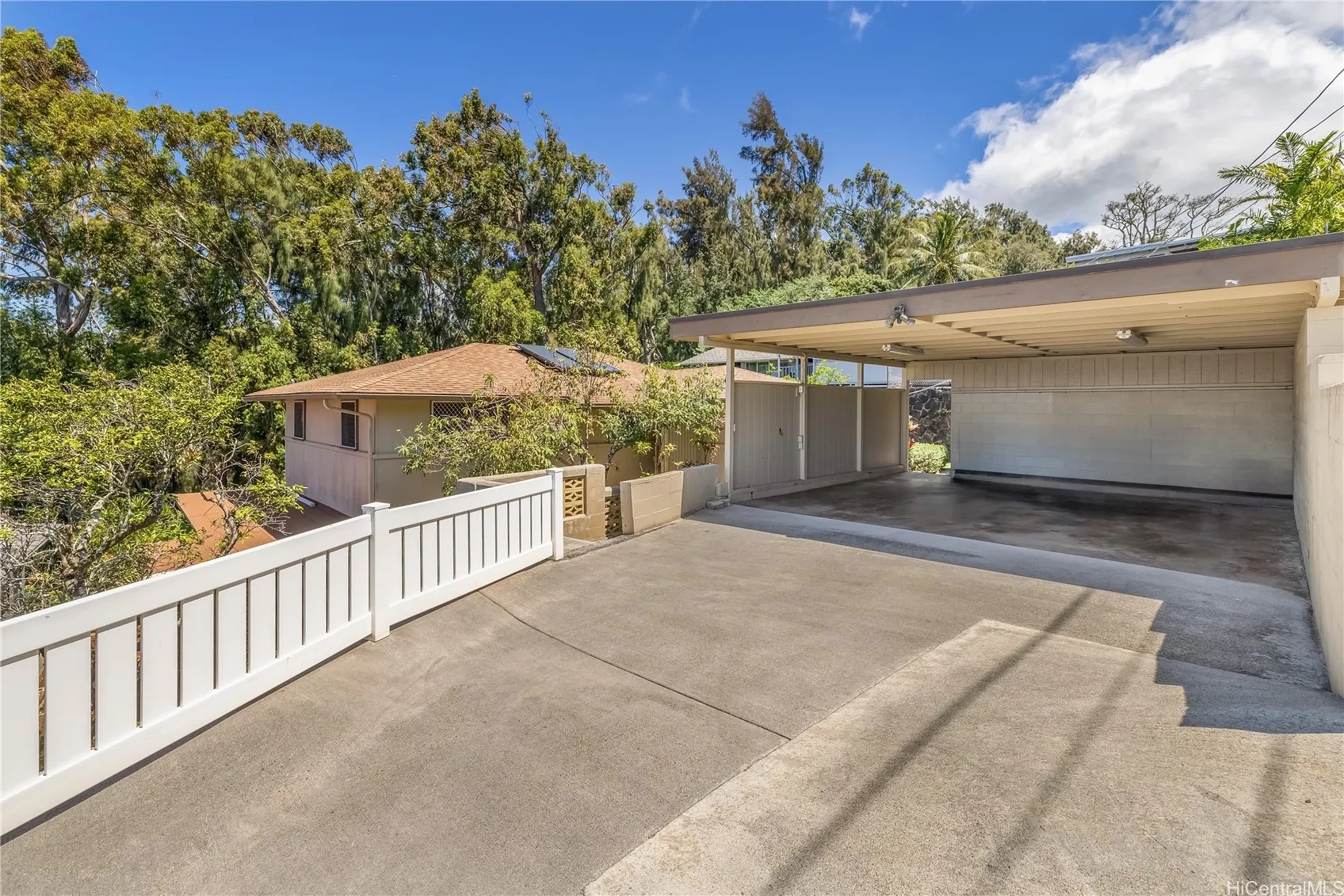 Honolulu, Hawaii 96817, United States, 5 Bedrooms Bedrooms, ,4 BathroomsBathrooms,Residential,Active,109913