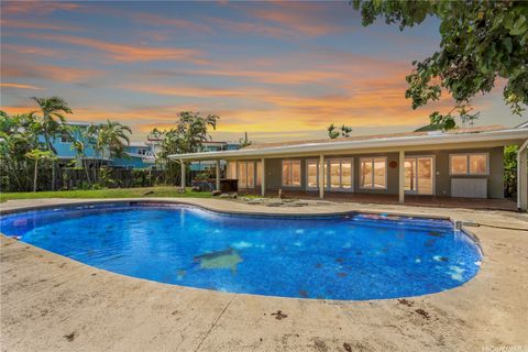 Photo of 325 Hamakua Drive, Kailua, HI 96734 (MLS # 202605416)