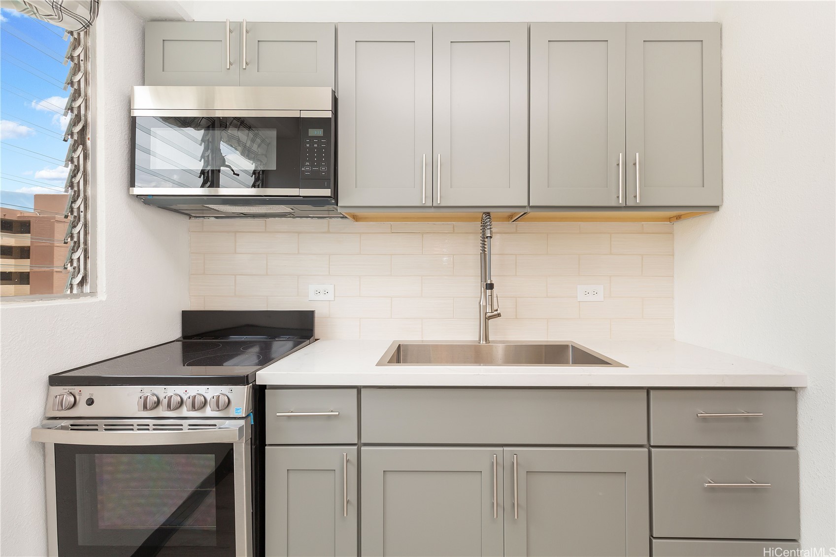 747 Amana Street 1607