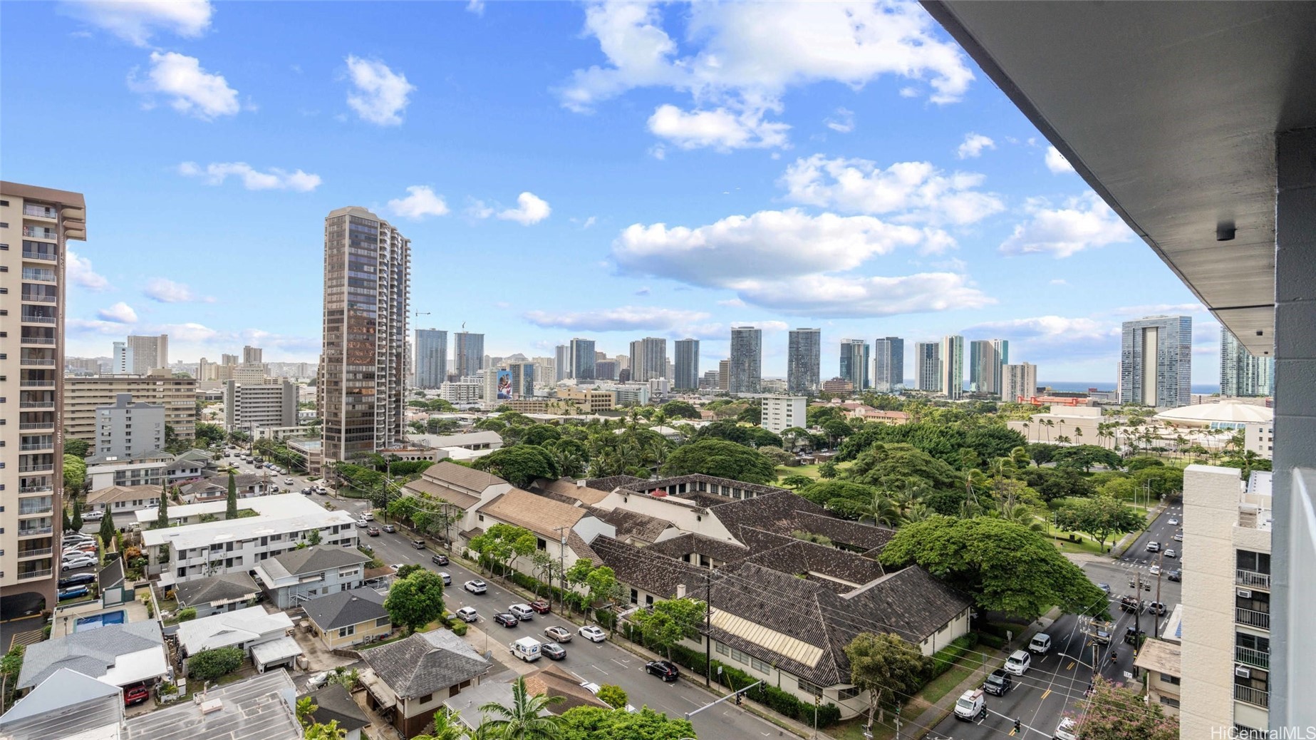 Ward Kinau Condominium