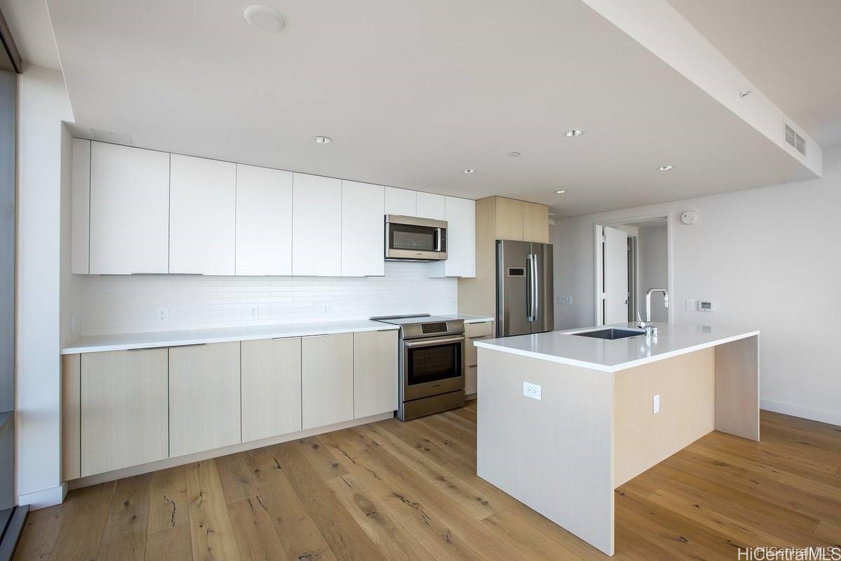 1001 Queen Street 3101