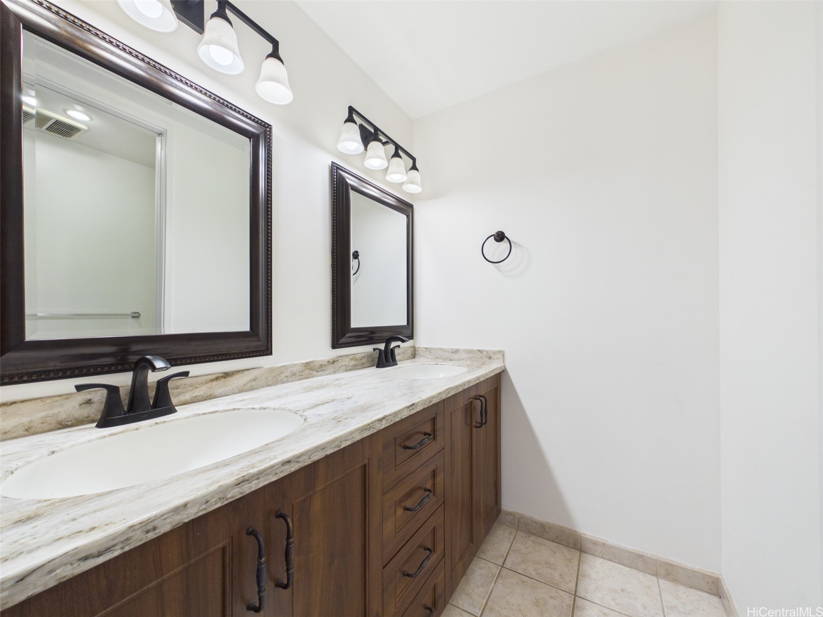 1015 Aoloa Place 451