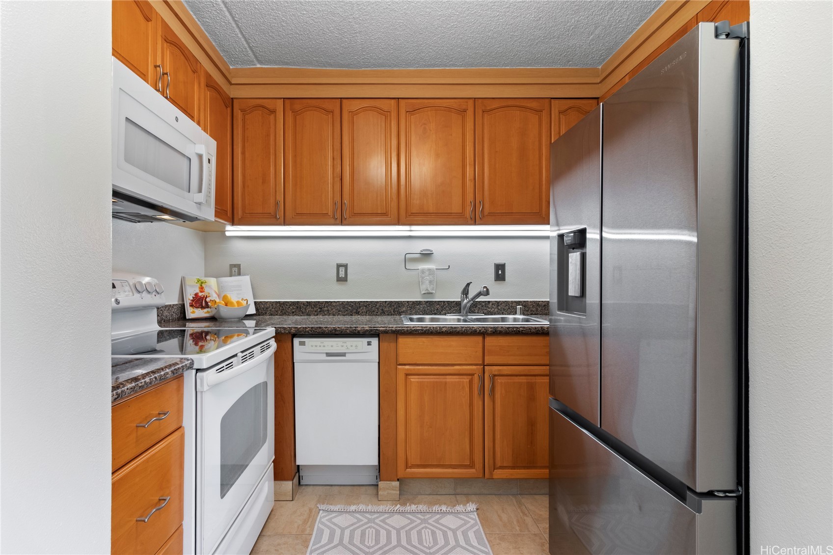 430 Keoniana Street 206