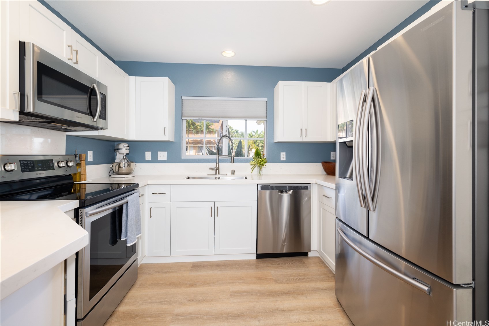 87-1022 Kahiwelola Street